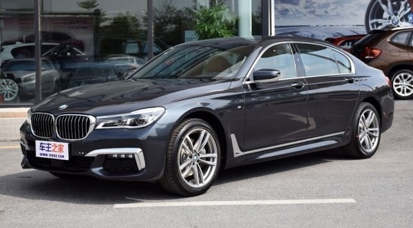 开奔驰坐宝马—进口宝马740li究竟舒适度有多好