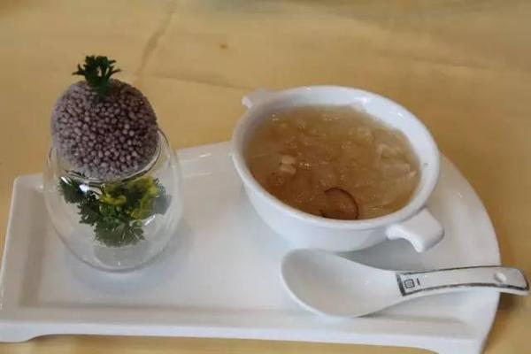 内里保留鲜甜的虾味 这一道菜 我简直想连碟子都舔干净 盆满钵满