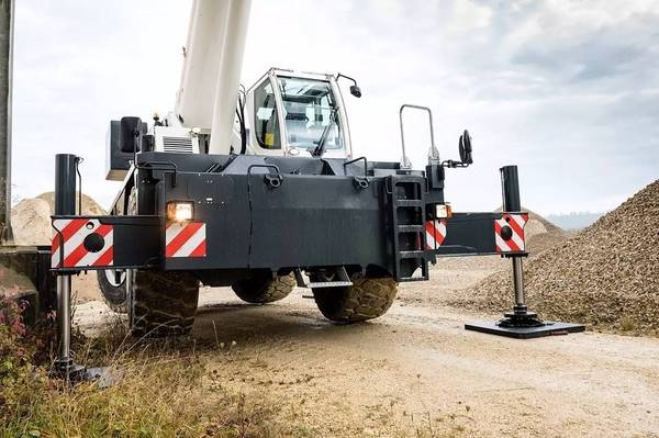 利勃海尔的这两款越野吊一出,全世界的起重机厂家都傻眼了!