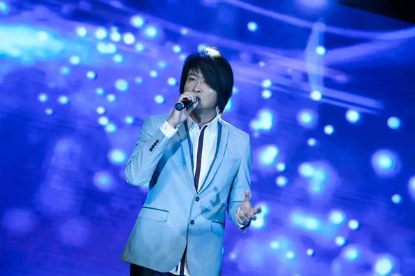 【帅翻】歌神游鸿明霸屏vcharm红宝石之夜,海量美图奉上!