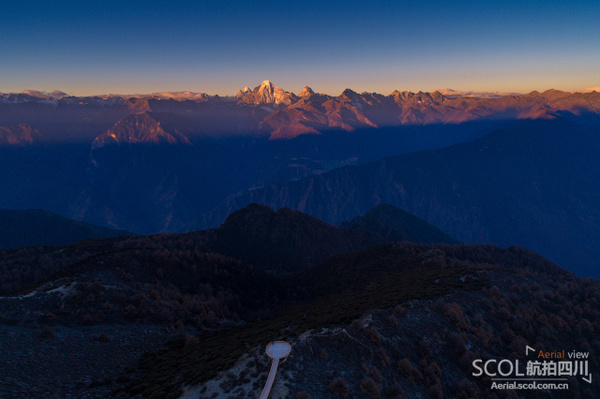 木里县城全景 这样震撼的美 令人向往 如果不想错过 就来木里吧!