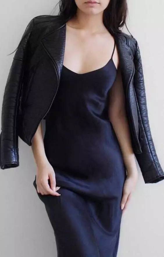 丝绸吊带裙 穿出女人味儿