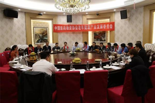 市食品药品监督管理局安监处处长袁斌华以及深圳市卫生计生委原副主任