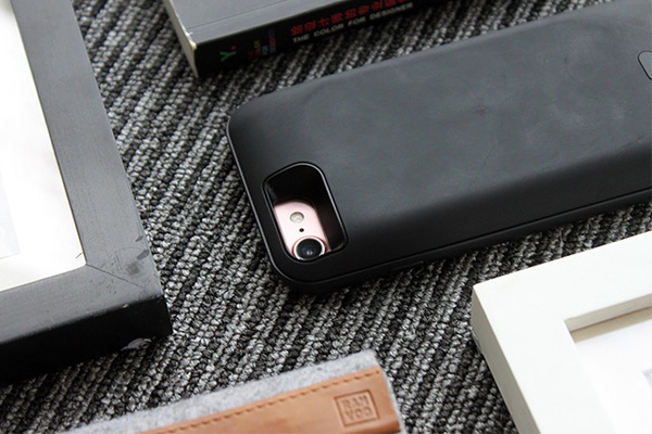 iPhone 7的背夹充电宝,真的会伤害手机电池吗
