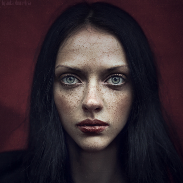 但随着时代的变迁,这种观念也在默默的变化着,越来越多长满雀斑的模特