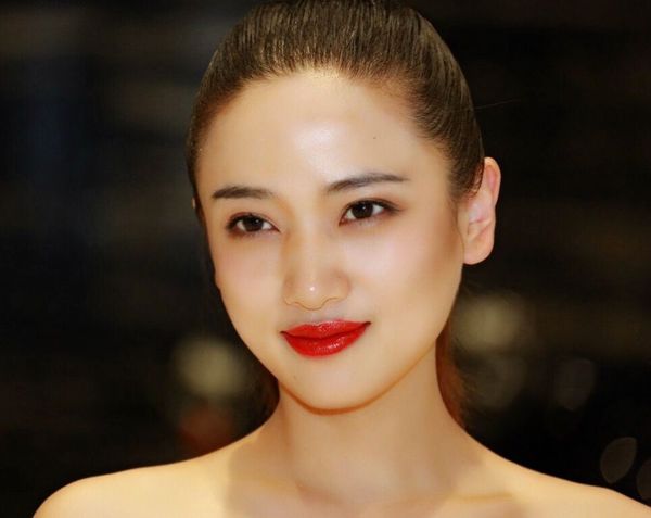 封面人物:中国女性形象的外交使者——高瑞洁