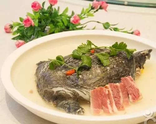 徽菜 火腿炖甲鱼图片