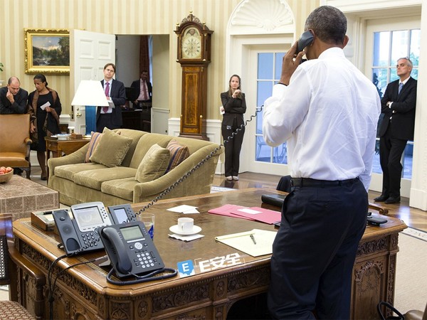 奇怪的是,这台新的思科ip手机并没有被安装在椭圆办公室的总统办公桌