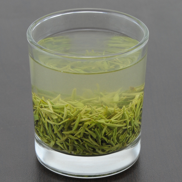 为何经常饮信阳毛尖茶的人更显年轻呢?