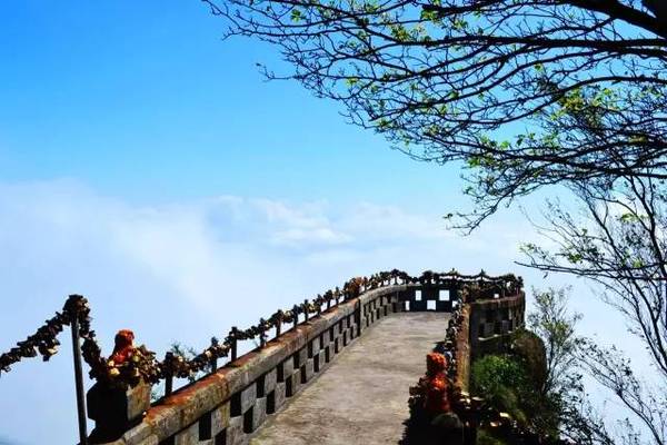 摩围山森林文化节动感冰雪季活动; 綦江区