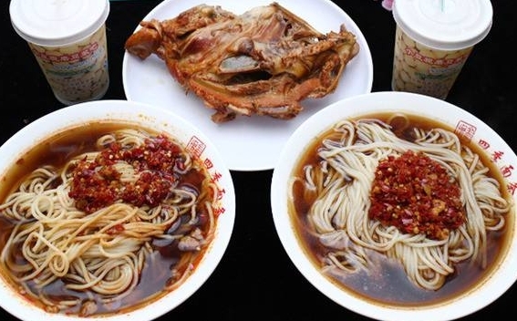 这碗老汤面条火了沈城几十年,至今无人撼动!