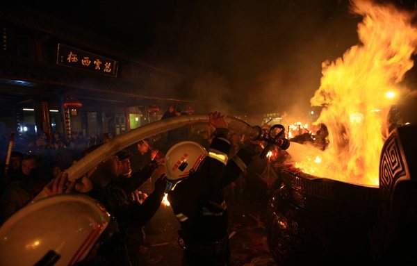 正月初一 4.7万游客蜂拥四川峨眉山景区创历史新高