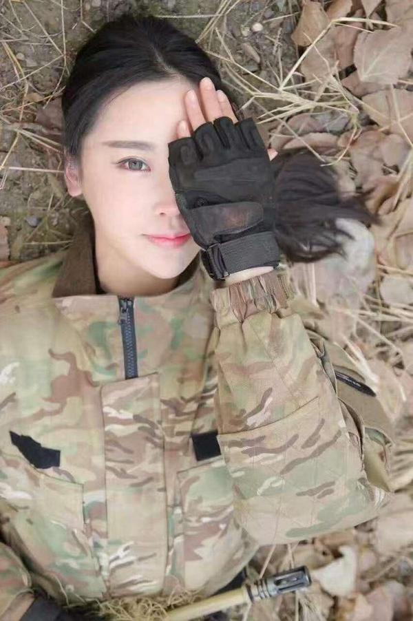 武警美女上尉走红:秒杀韩国女团