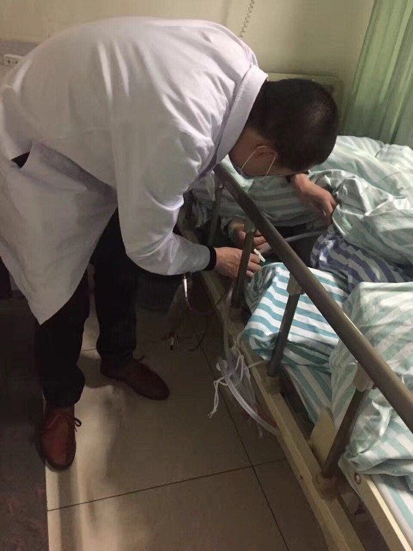 术后韩志坚主任看望患者