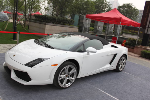 一鹤道长:这个八字的人能开一千万的豪车吗?