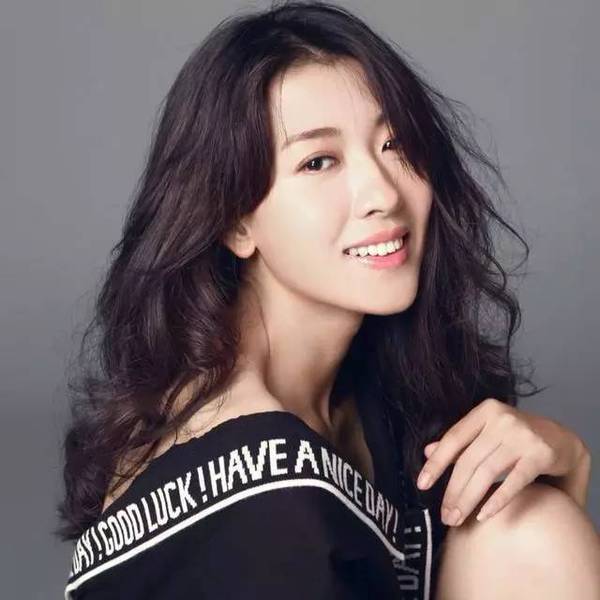 2010年,马灿灿在刘德华主打歌《孤儿泪》mv中饰演女主角,满满的胶原