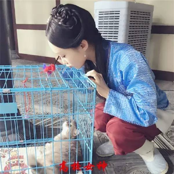 98年艺考美女马菲被称小周迅,边拍戏边学习太励志!