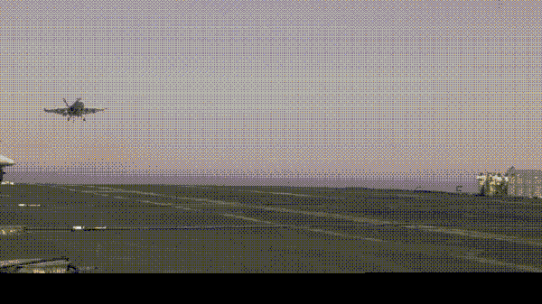 歼15与其他国家舰载机着舰姿势对比,谁最帅?