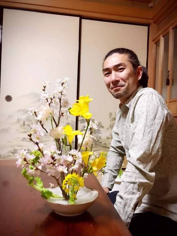 和人打交道有什么稀奇的 这位日本帅大叔教你以花为伴 旅游频道 手机搜狐