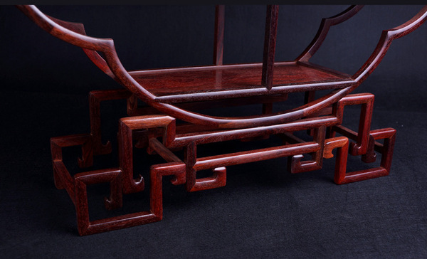 今日欣赏:小叶紫檀摆件 梅花型博古架 榫卯结构