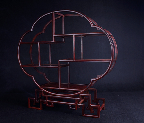 今日欣赏:小叶紫檀摆件 梅花型博古架 榫卯结构