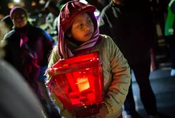 拉斯波萨达斯(las posadas)