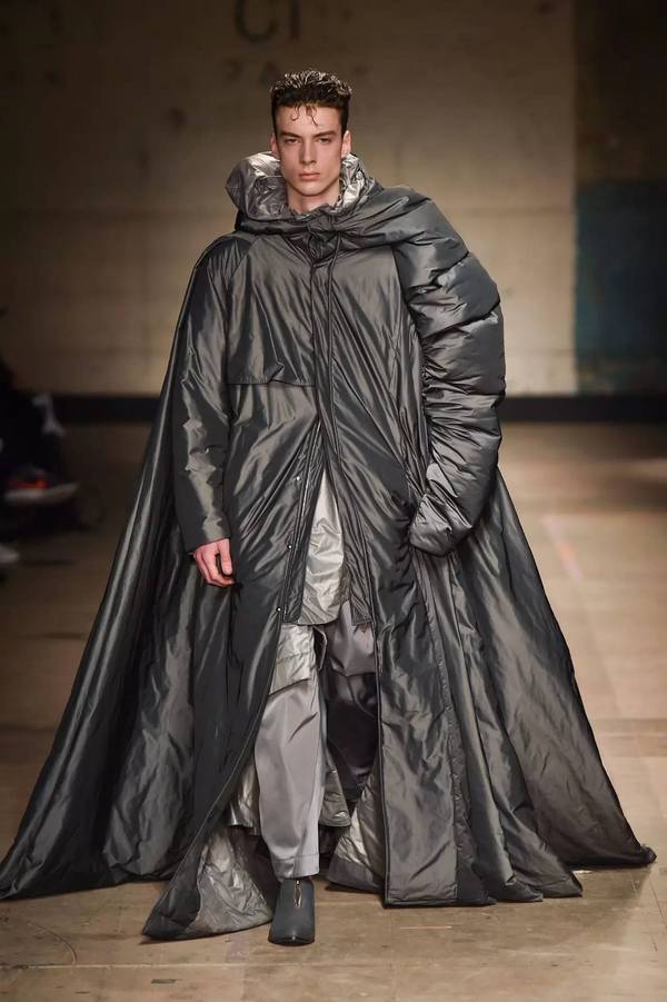 伦敦男装周的奇葩装束,未来男人这样穿?