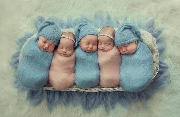 乌克兰母亲产下五胞胎, 五个宝宝睡姿很萌