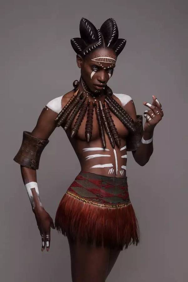 瞧个稀罕丨她帮非洲人设计了一堆发型,真是新年里一股清流