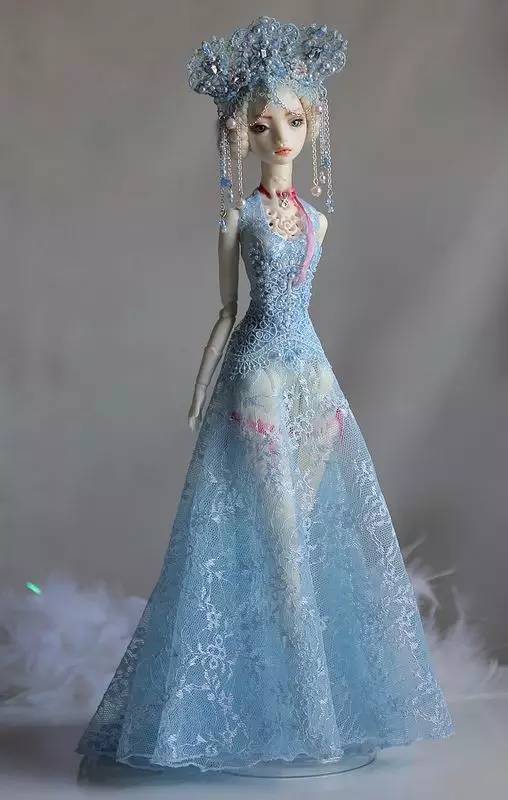 精美绝伦的芭比娃娃