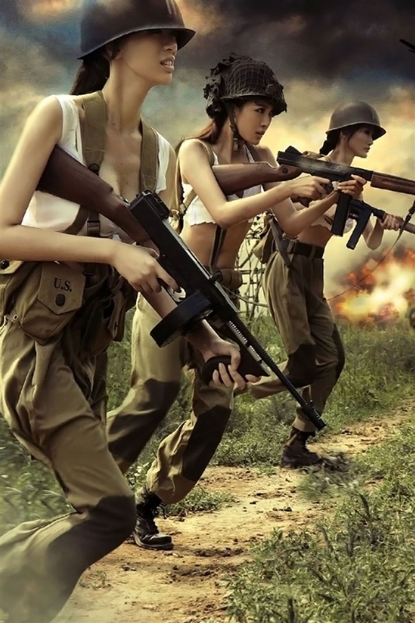 美女战士荷枪实弹,在硝烟中完成美丽瞬间