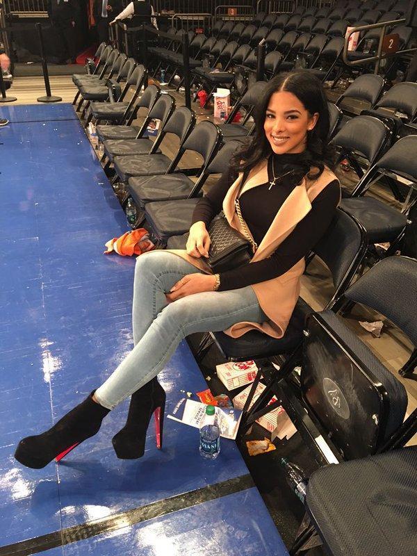 不过最令人艳羡的,还是他拥有一位娇艳美丽的女友kamiah adams.