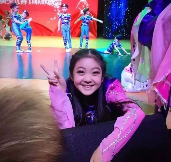 清照小学共有8名小童星参加了本次晚会的选拔,其中徐子雨,魏小琪2名