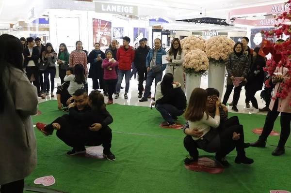 决赛时刻, 为伴侣擦汗,大家都在默默坚持