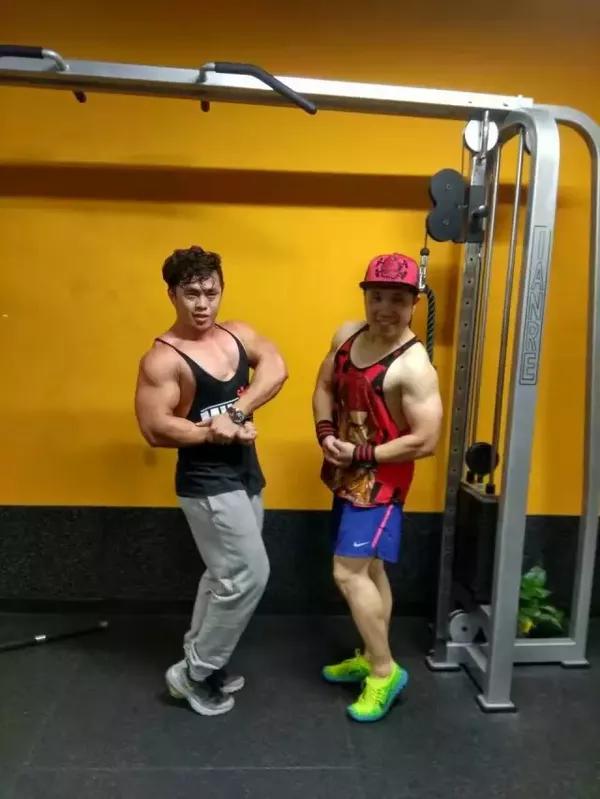 无不克 备赛期是痛苦的 为了增加自己的肌肉含量 徐乐不敢有任何懈怠