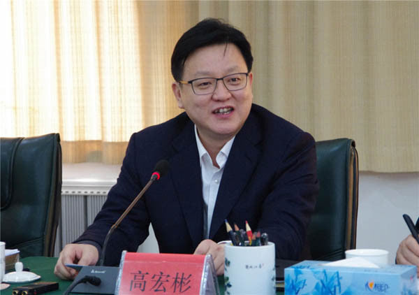 记者王俊 (记者刘思波)2月15日,抚顺市委,市政府召开援疆工作座谈会