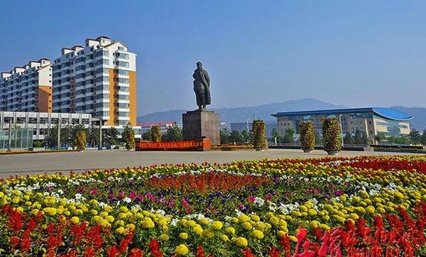 左权三大怪:大冬天里扇子卖的快!