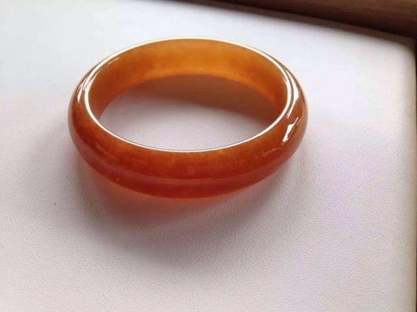 宝石汇商城:火红开春,属鸡的你不能错过这些翡翠