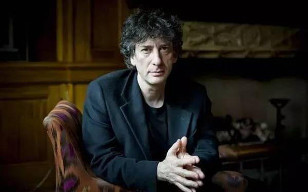 电影《鬼妈妈》原著作者 neil gaiman 从这些书中捕捉奇幻灵感