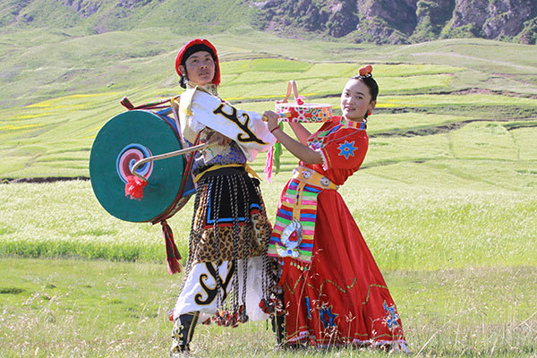 热巴舞·丁青热巴