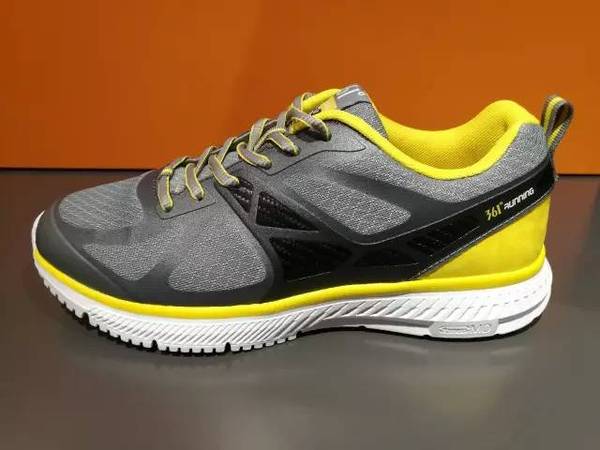 361°男运动鞋 标价369元现价147元