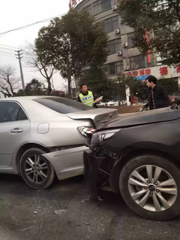 慈溪昨天发生的车祸图片