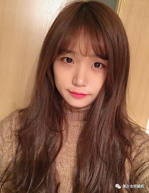 单眼皮塌鼻子饼脸,这样的姑娘也可以做网红!