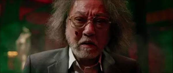 卢海鹏街边"试mic",时隔30年再唱《几许疯语》!