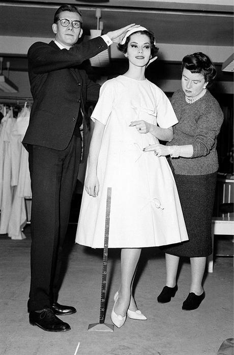 复古的时尚:纽约新展告诉你60年代巴黎女人怎穿衣