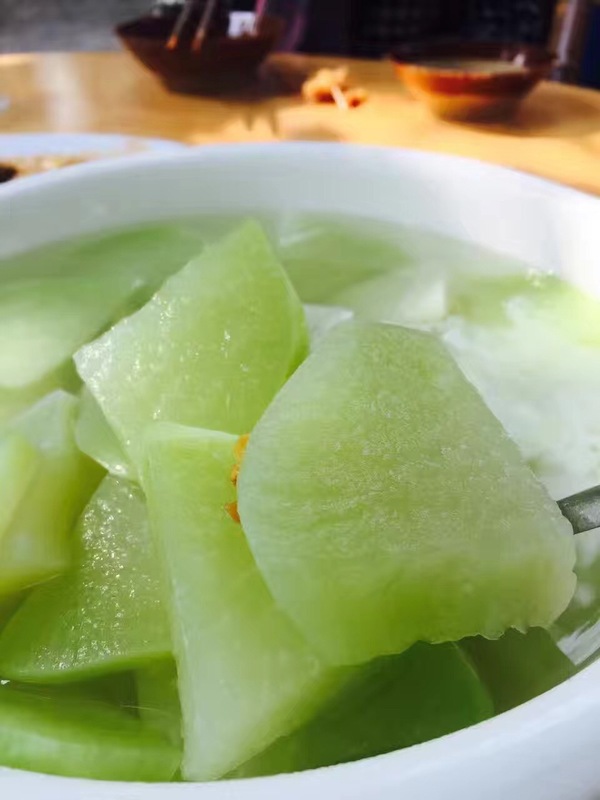 白水青头萝卜汤,淸甜爽口,青头萝卜真是少有.