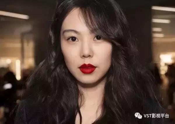 她是韩版金瓶梅女主角,又因为小三获柏林影后