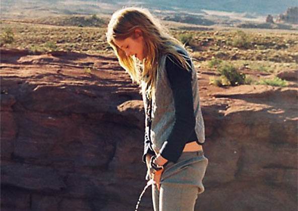 利用正确的抓握手势,专利防护设计也确保严丝合缝不放过一滴