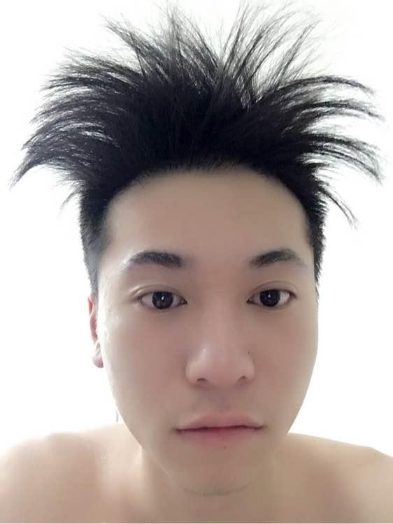 ps恶搞:求大神p个男朋友,让他牵着我的手!