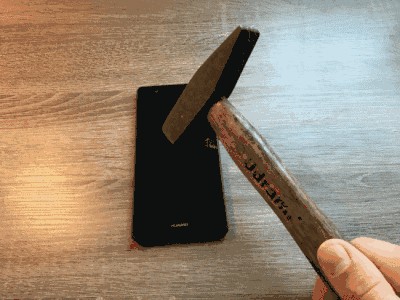 还要什么手机膜?涂上这个神液,连锤子都砸不碎屏幕!